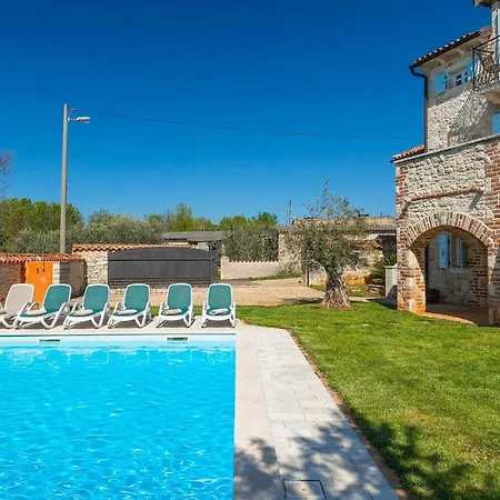 Ferienhaus Lamija